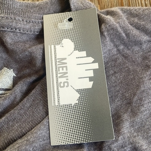 NWT Men’s Boston Skyline gray tee shirt - Size M - Picture 4 of 4